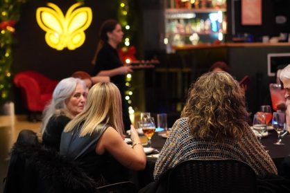 La noche que empieza cenando